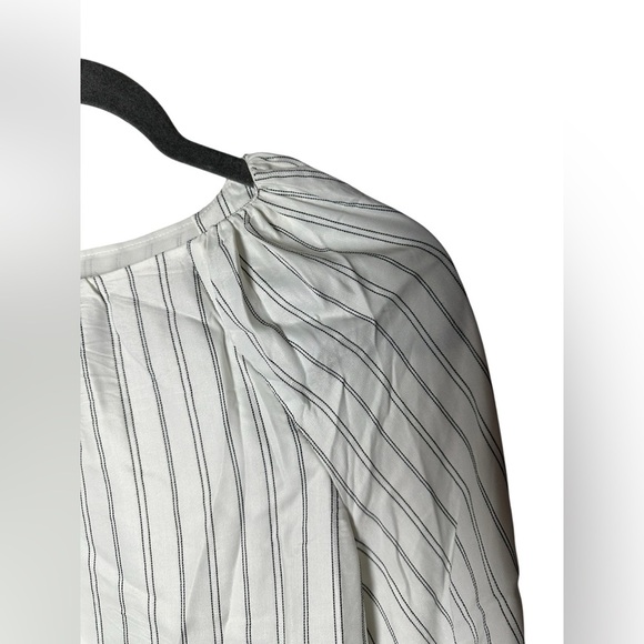 Ann Taylor Petite Women’s Striped Peasant Blouse White Black Long Sleeve XSP - Picture 2 of 5